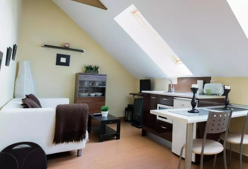 Standard-studio, Ronda Navarra By Valdesierra