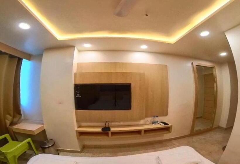 带大床的豪华间, Prago By Green Deer Varanasi