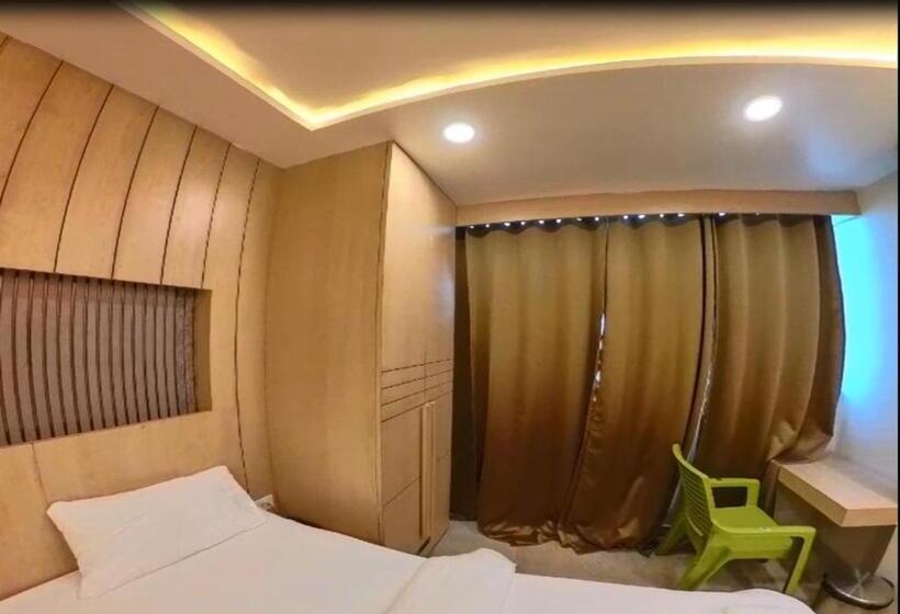 带大床的豪华间, Prago By Green Deer Varanasi