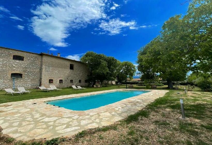 خانه 1 خوابه, Exclusive Pool Open All Year Spoleto Biofarm Slps 8 Village Shops, Bar1 Km 7