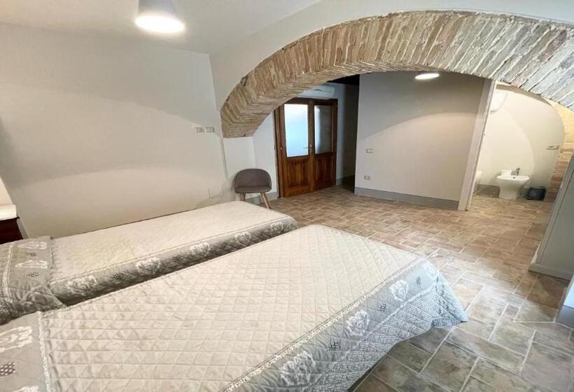 خانه 1 خوابه, Exclusive Pool Open All Year Spoleto Biofarm Slps 8 Village Shops, Bar1 Km 7