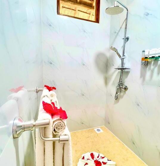 غرفة قياسية فردية مطلة علي البحر, Karibu Beach Resort