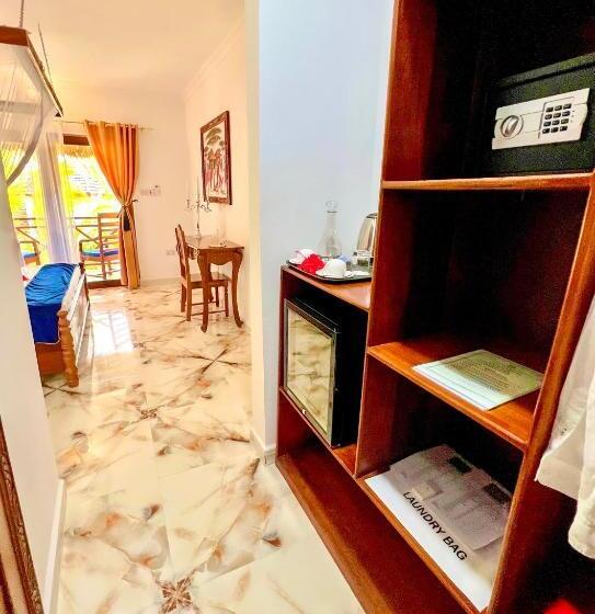 חדר סטנדרט נוף לבריכה, Karibu Beach Resort