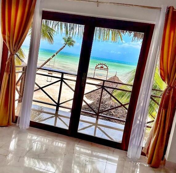 חדר דלוקס נוף לים, Karibu Beach Resort