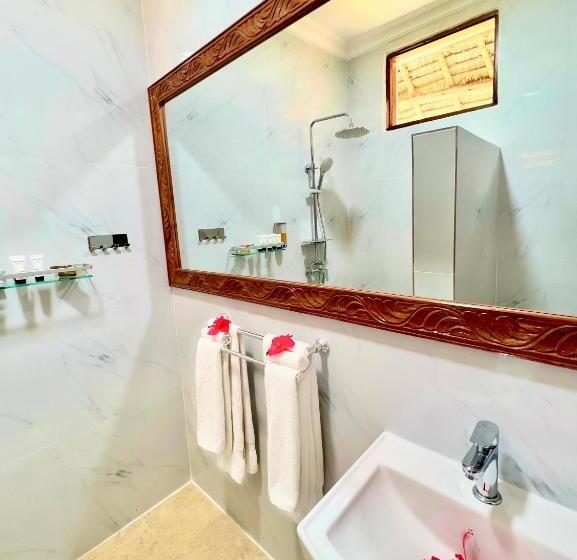 غرفة قياسية مطلّة علي البحر, Karibu Beach Resort