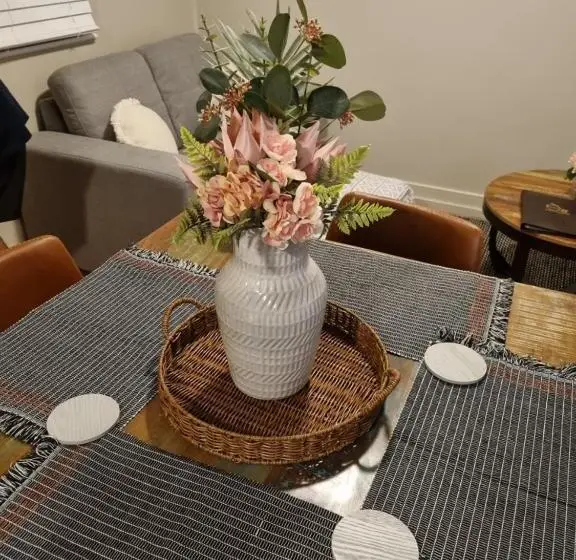 ２ベッドルームアパートメント, Peddlars Rest