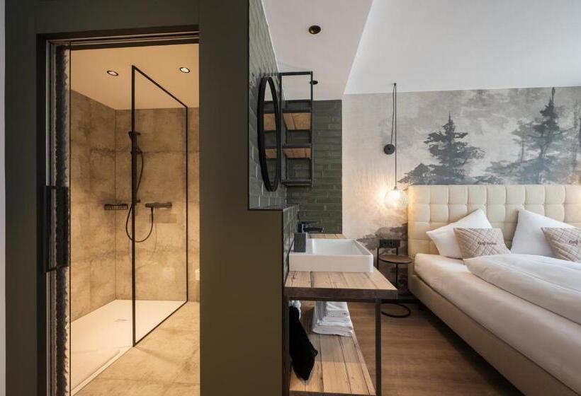Номер Deluxe с Балконом, Alpendorf Hotel Stern