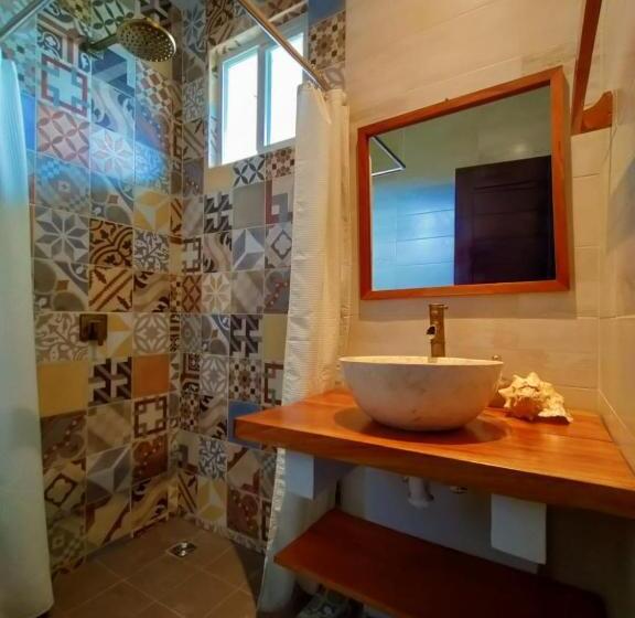 디럭스 테라스 룸 바다 전망, Alive Beach House