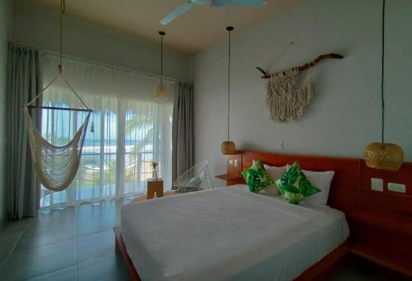豪华海景房带阳台, Alive Beach House
