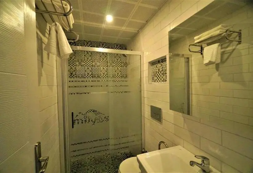 Deluxe Zimmer, Milyos