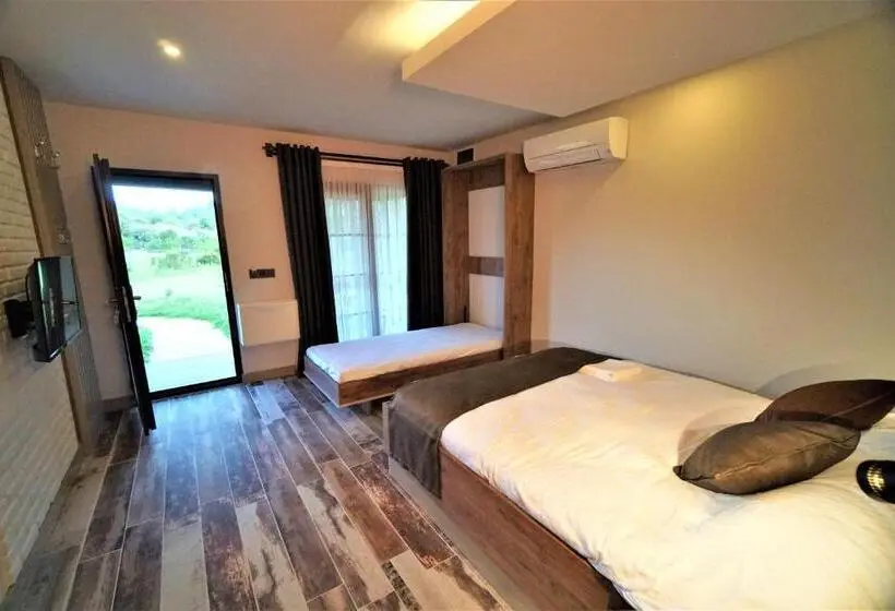 Deluxe Zimmer, Milyos