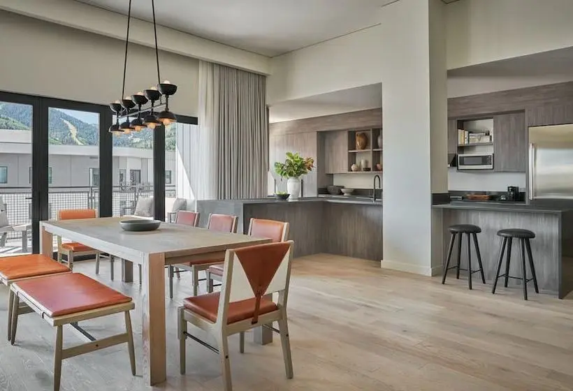 4ベッドルームアパートメント, Pendry Park City