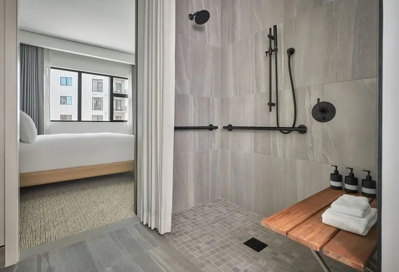 身障者適用キングサイズベッドルーム, Pendry Park City