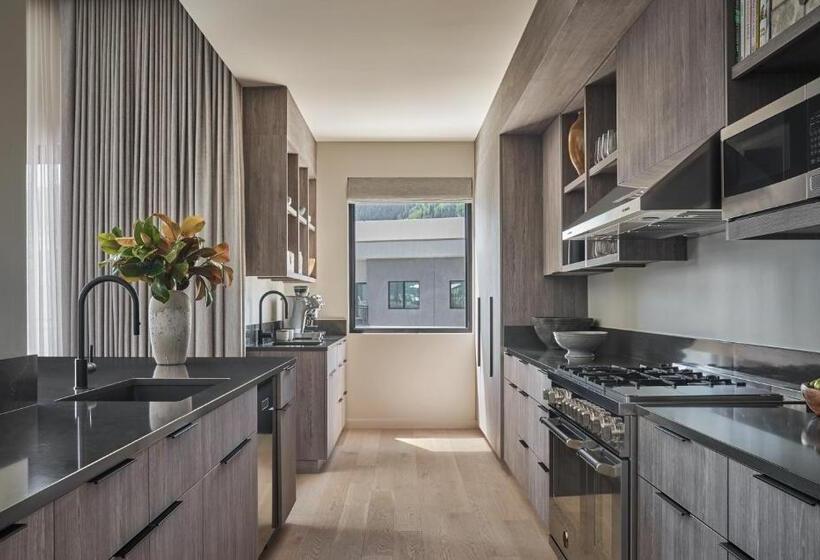 침실 4개 아파트, Pendry Park City