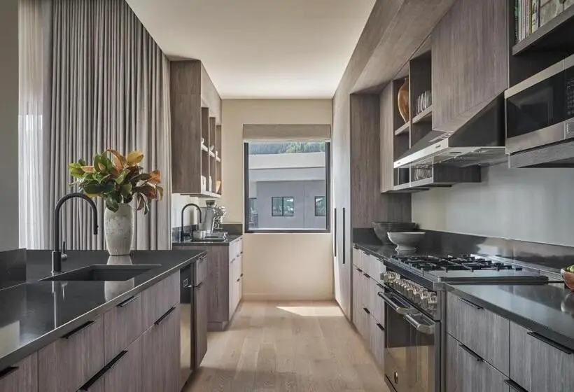 4ベッドルームアパートメント, Pendry Park City
