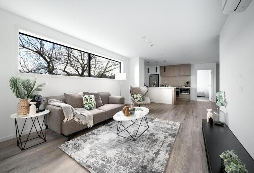 带2个卧室的优质公寓, Sunrise Garden Suites