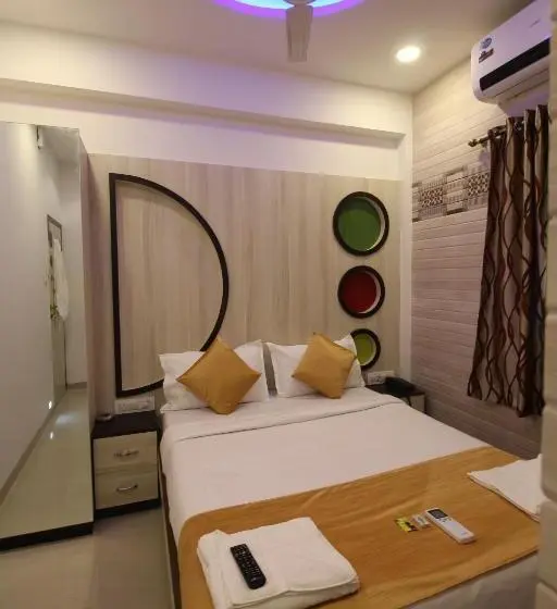 اتاق لوکس, Golden Residency