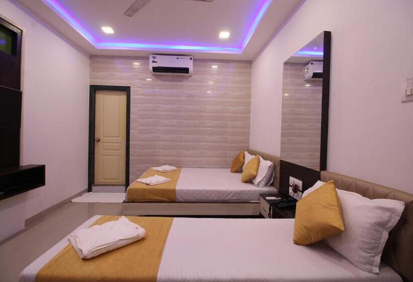 デラックストリプルルーム, Golden Residency