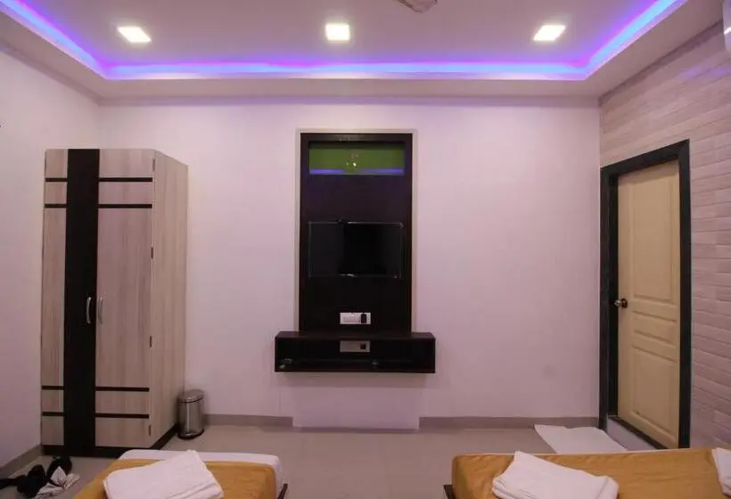 اتاق لوکس سه تخته, Golden Residency