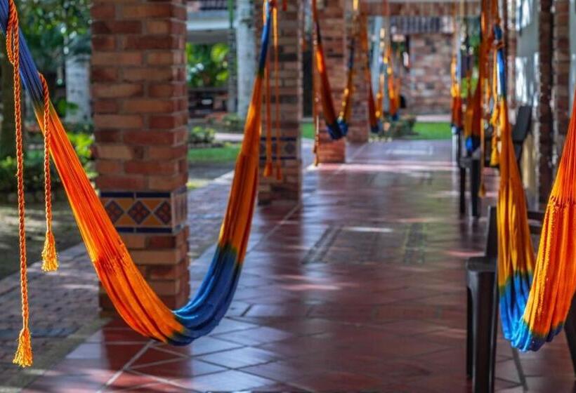 חדר סטנדרט לשלושה עם נוף לגינה, Hacienda Gualanday