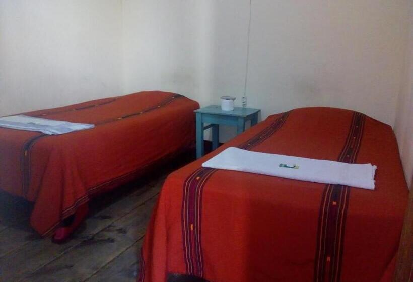 اتاق استاندارد چهار تخته, Hospedaje Eli Panajachel
