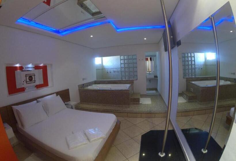 자쿠지 스위트, ápice Motel