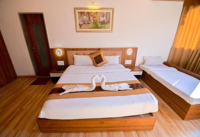 غرفة ديلوكس ثلاثية, Gold Nest Rubystone Heritage