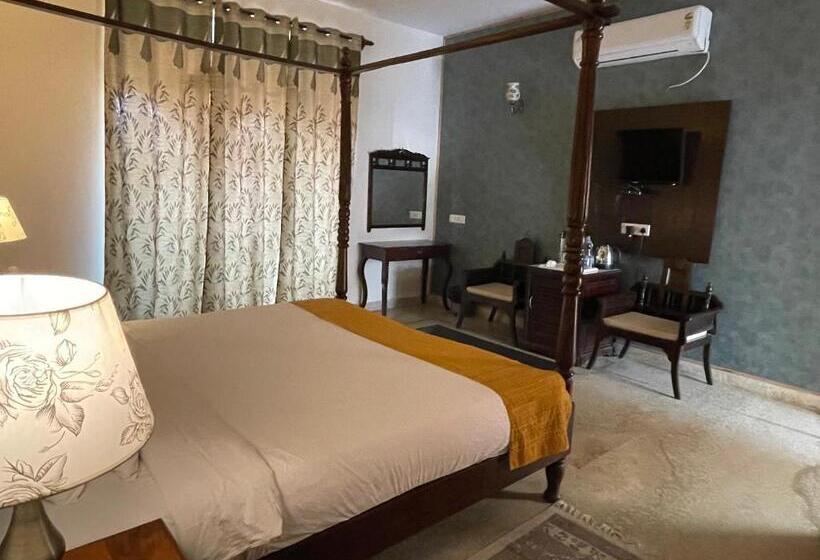 غرفة ديلوكس, The Shergarh