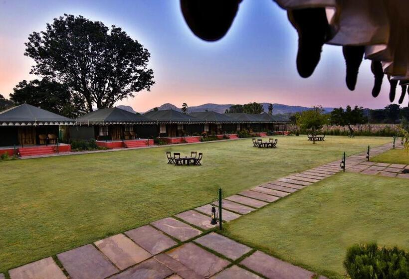 Standard Tent, The Shergarh