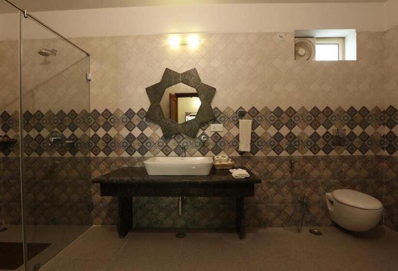 غرفة قياسية, The Shergarh