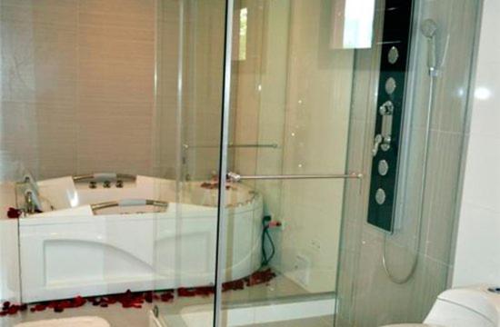 מיטת קינג בסוויטה, Villa Claudia