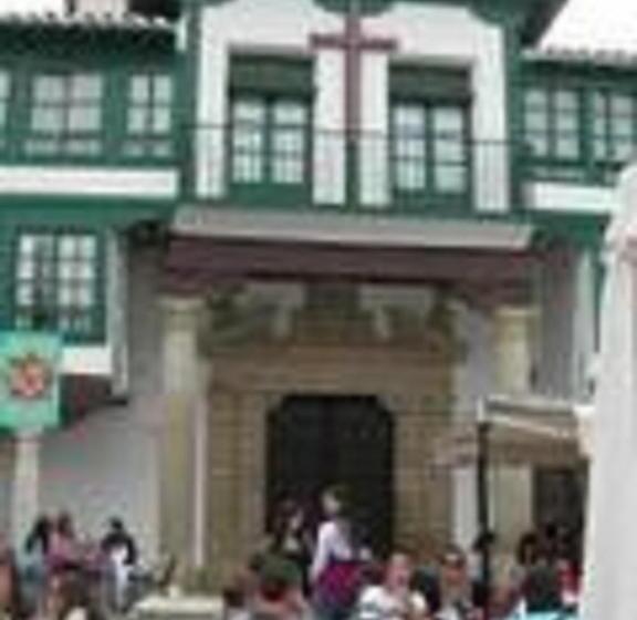 4间卧室的房子, Casa De Comedias