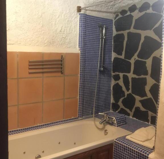 חדר סטנדרט עם ג'קוזי, Casas Cueva Y Cortijo La Tala En Guadix