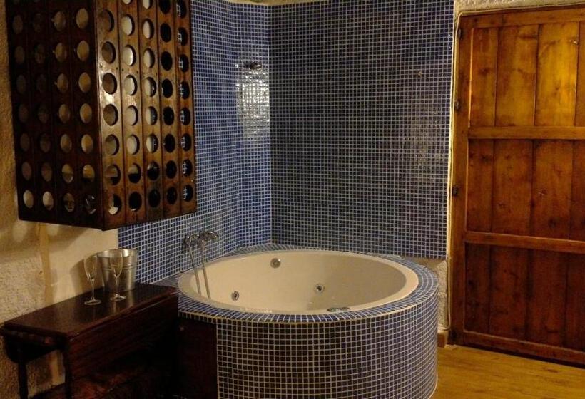 חדר סופריור עם ג'קוזי, Casas Cueva Y Cortijo La Tala En Guadix