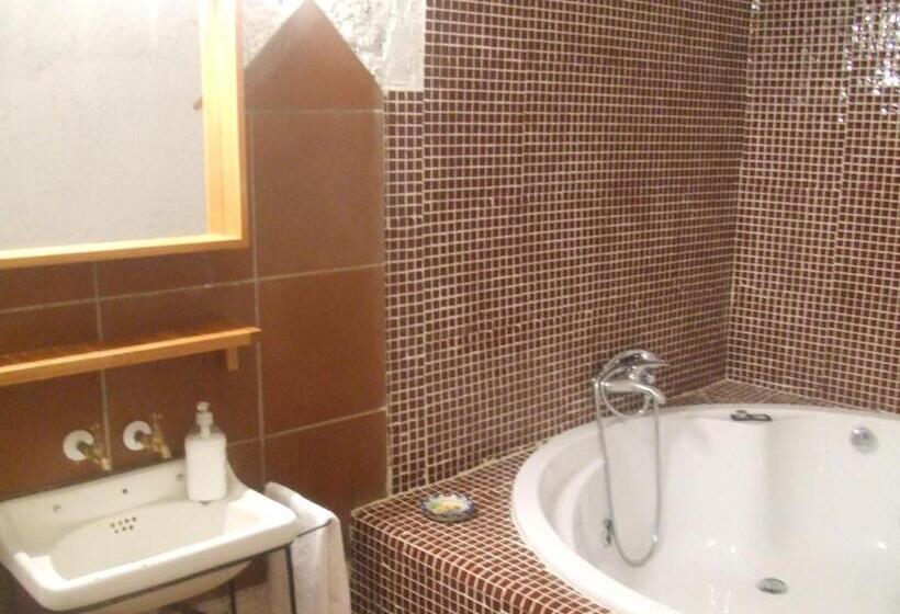 חדר סופריור עם ג'קוזי, Casas Cueva Y Cortijo La Tala En Guadix