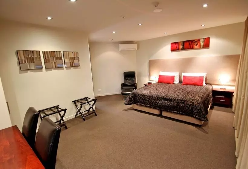 エクゼクティブスイート, Delorenzo Studio Apartments