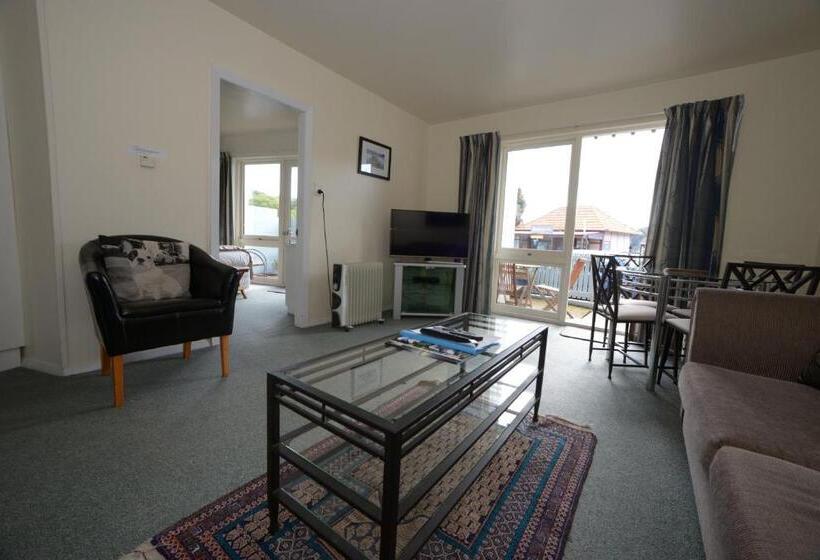 דירת חדר נוף לים, Akaroa Village Inn