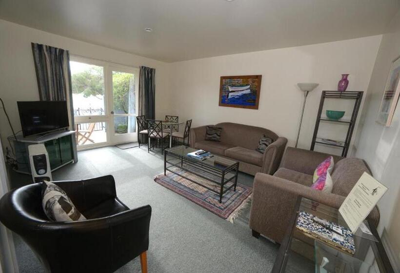 דירת חדר נוף לים, Akaroa Village Inn