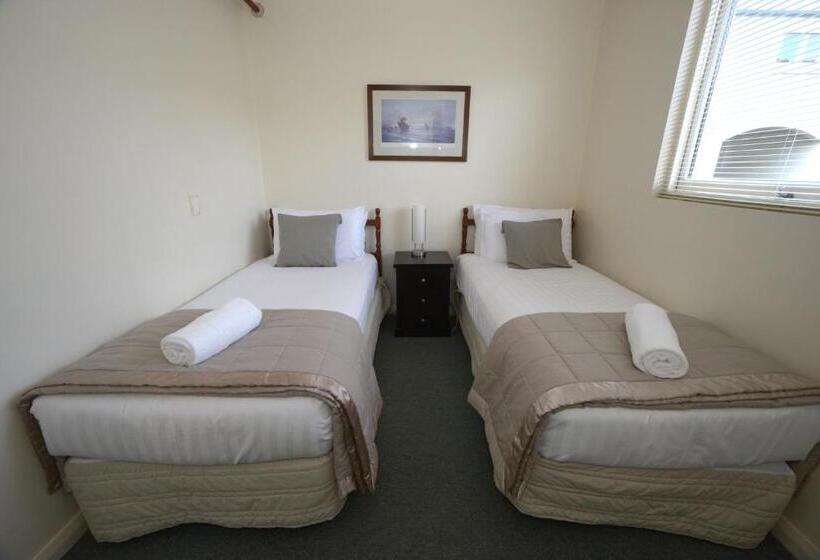 דירת חדר נוף לים, Akaroa Village Inn