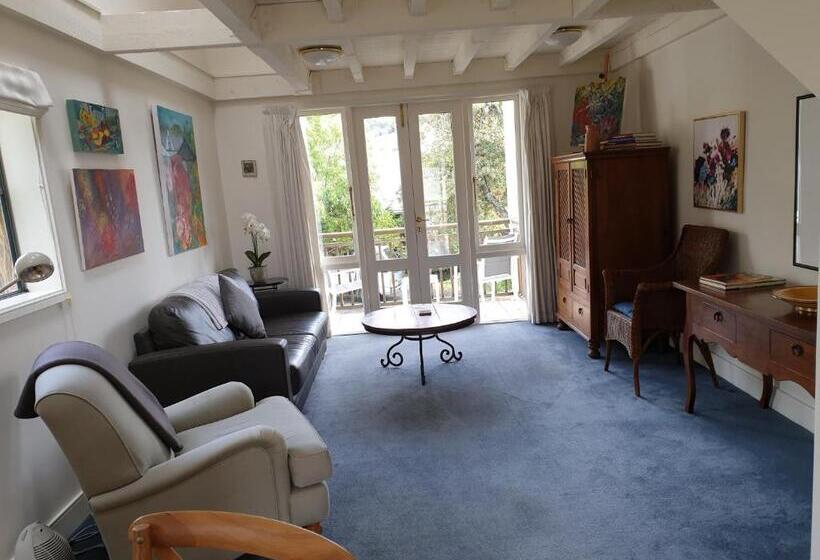 דירת חדר נוף לים, Akaroa Village Inn