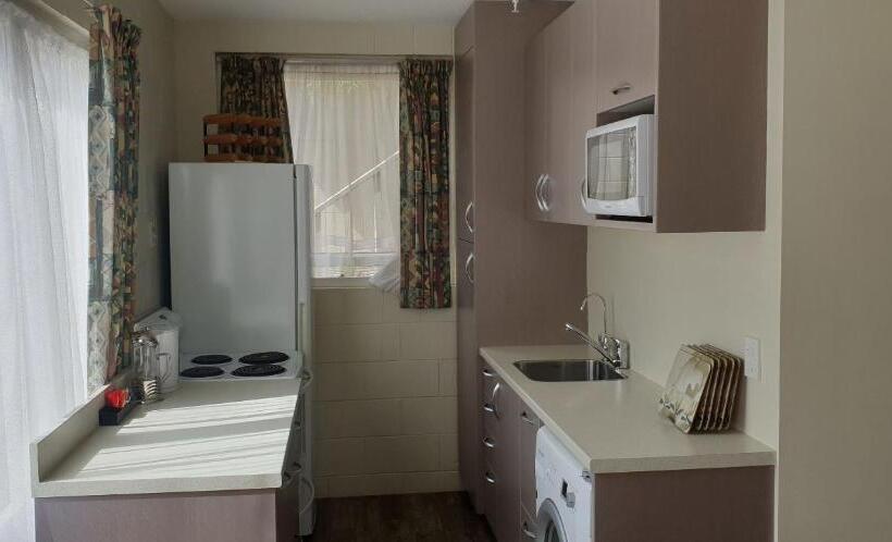 דירת חדר נוף לים, Akaroa Village Inn