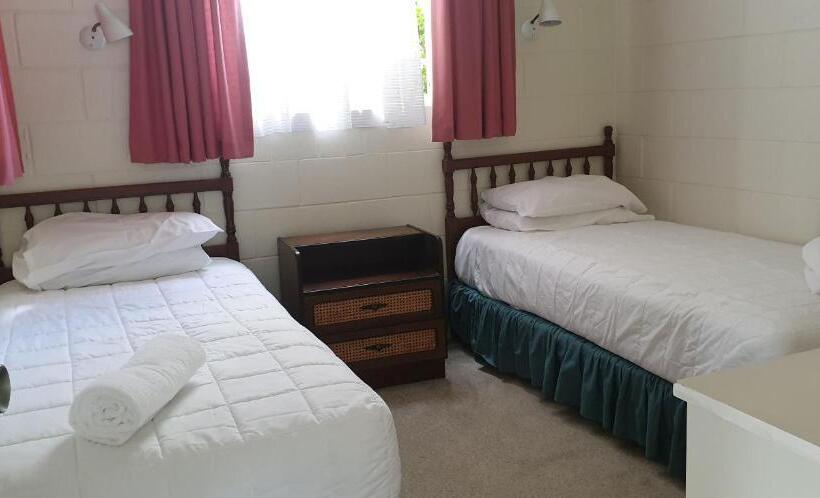 דירת חדר נוף לים, Akaroa Village Inn