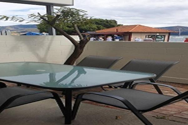 דירת חדר נוף לים, Akaroa Village Inn