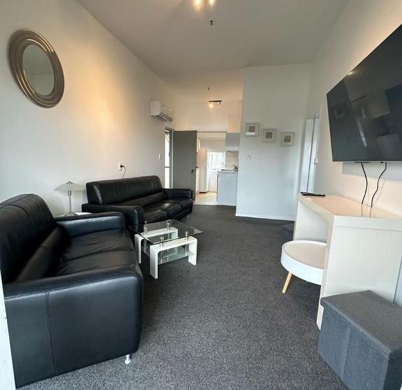 דירת חדר נוף לים, Akaroa Village Inn