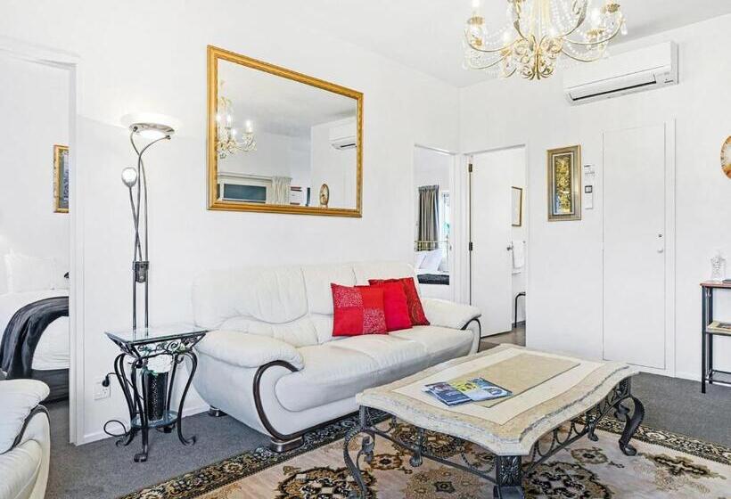 דירת חדר נוף לים, Akaroa Village Inn