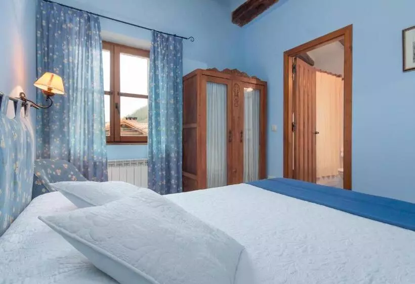 اتاق اکونومی, Casona De La Salceda