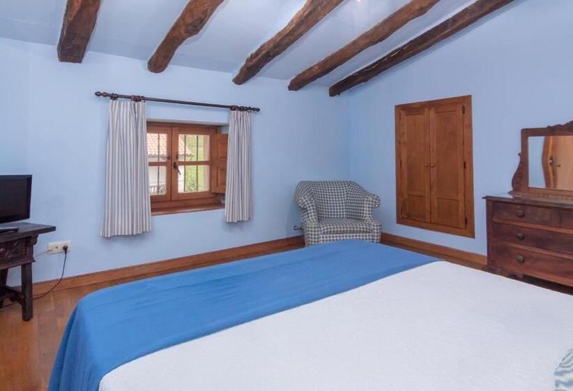 اتاق اکونومی, Casona De La Salceda