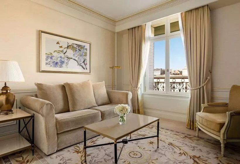 سوییت جونیور, Shangri La Paris