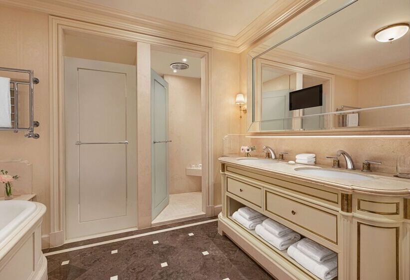 景色の見えるジュニアスイート, Shangri La Paris