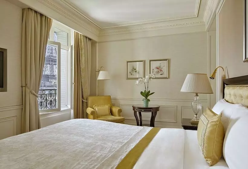 سوئیت جونیور با چشمانداز, Shangri La Paris